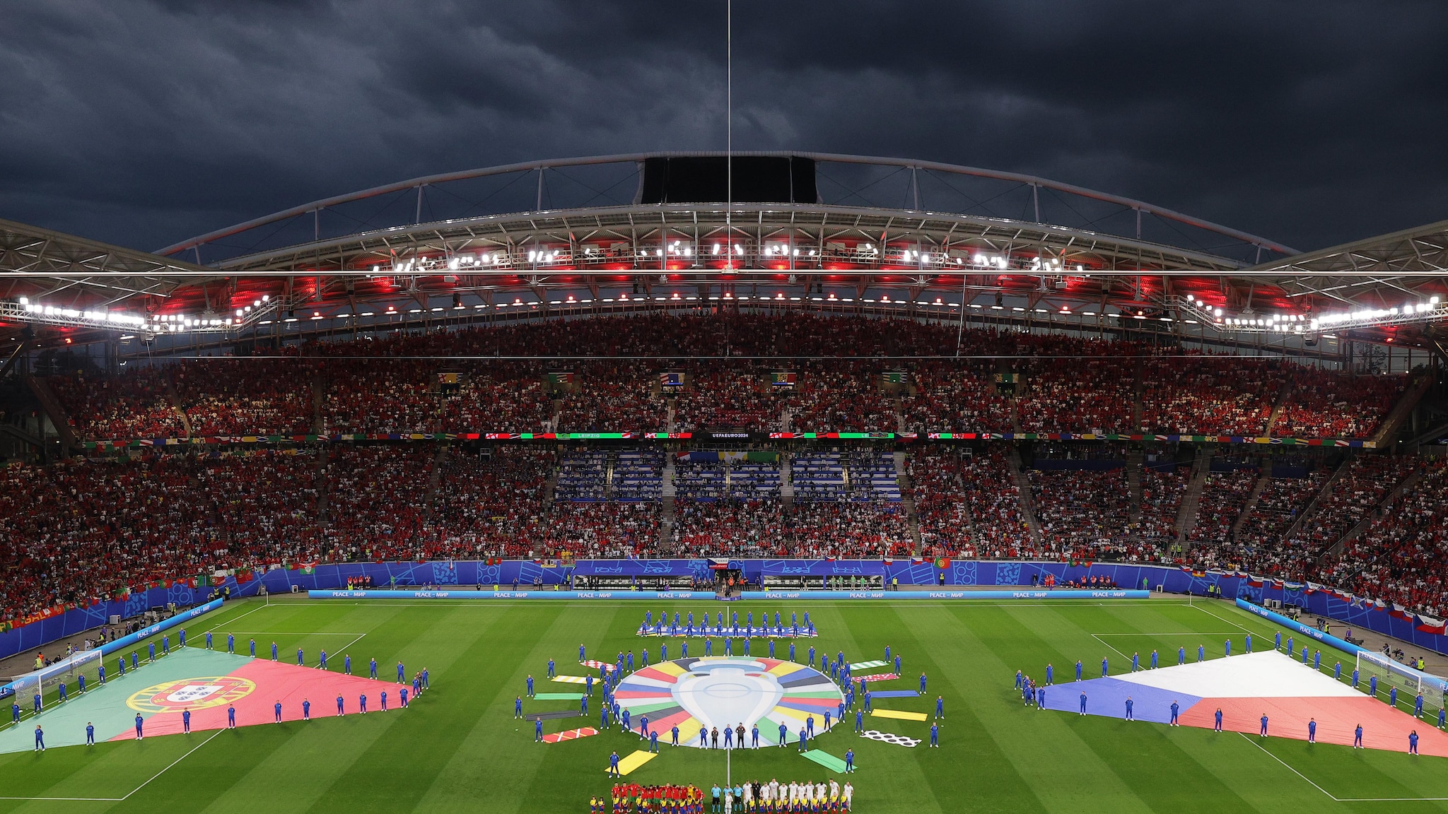 Red Bull Arena Leipzig: Từ Di Tích Lịch Sử Đến Sân vận động Hiện Đại Hàng Đầu Châu Âu