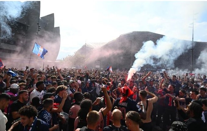 PSG đăng quang Club World Cup: Paris trầm lắng, New York náo nhiệt